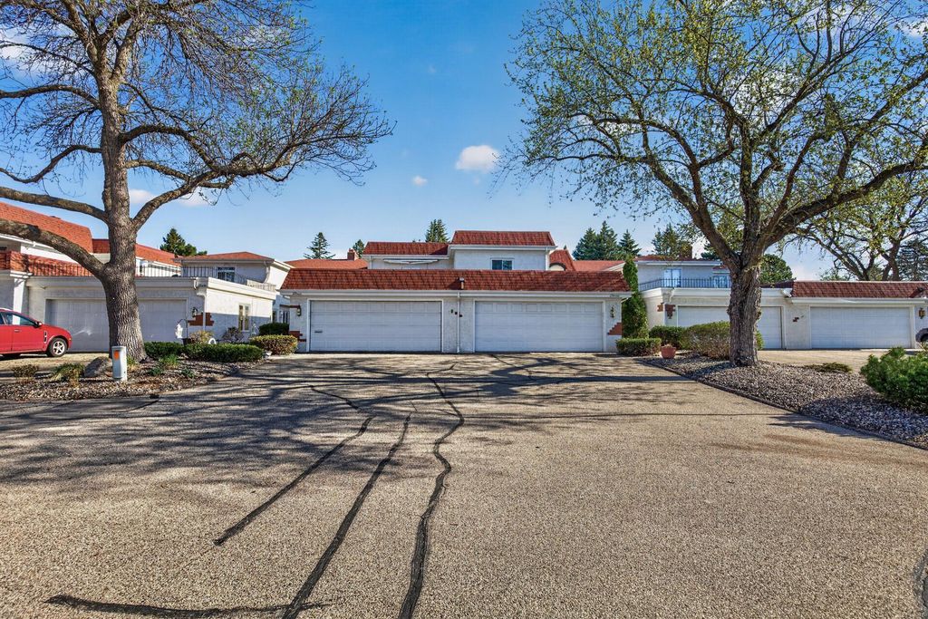 Photo of 1805 Eagle Ridge Drive #4, Mendota Heights, MN 55118 (MLS # 7062141)