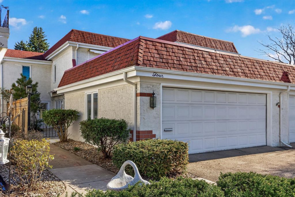 Photo of 1805 Eagle Ridge Drive #4, Mendota Heights, MN 55118 (MLS # 7062141)