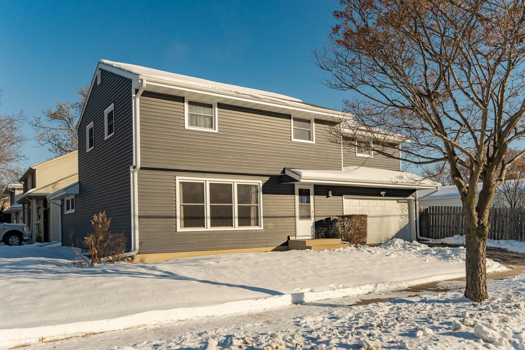 Photo of 825 Elton Hills Drive NW, Rochester, MN 55901 (MLS # 6824022)