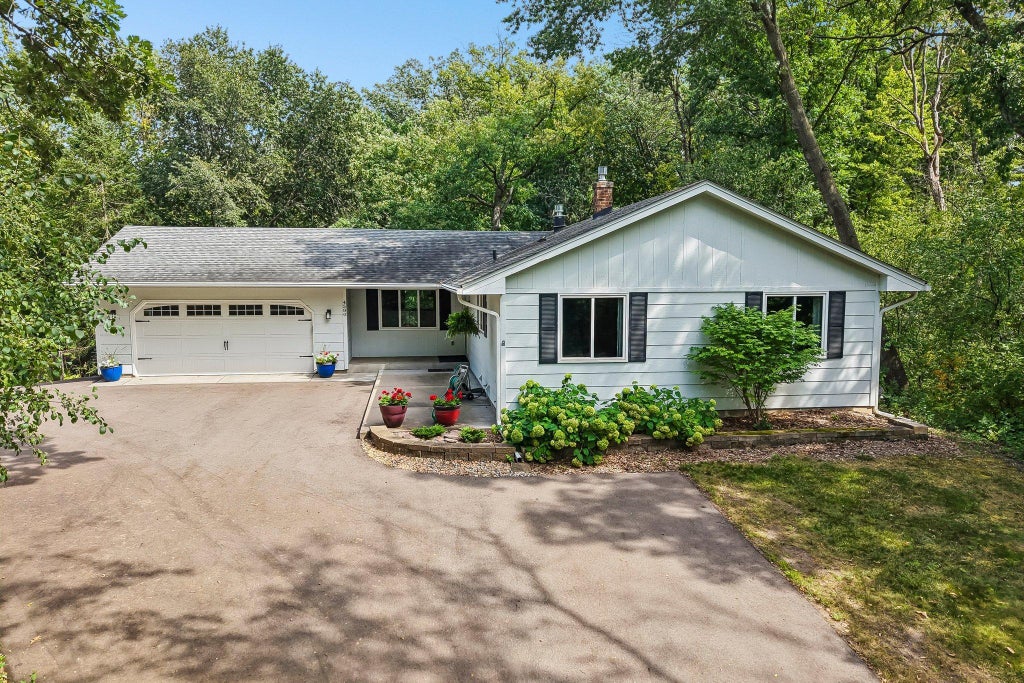 Photo of 4580 Oak Pond Road, Eagan, MN 55123 (MLS # 7132066)