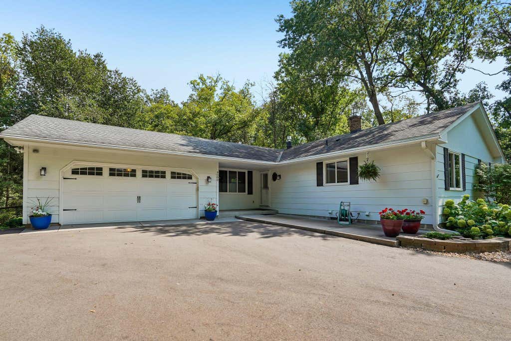 Photo of 4580 Oak Pond Road, Eagan, MN 55123 (MLS # 7132066)