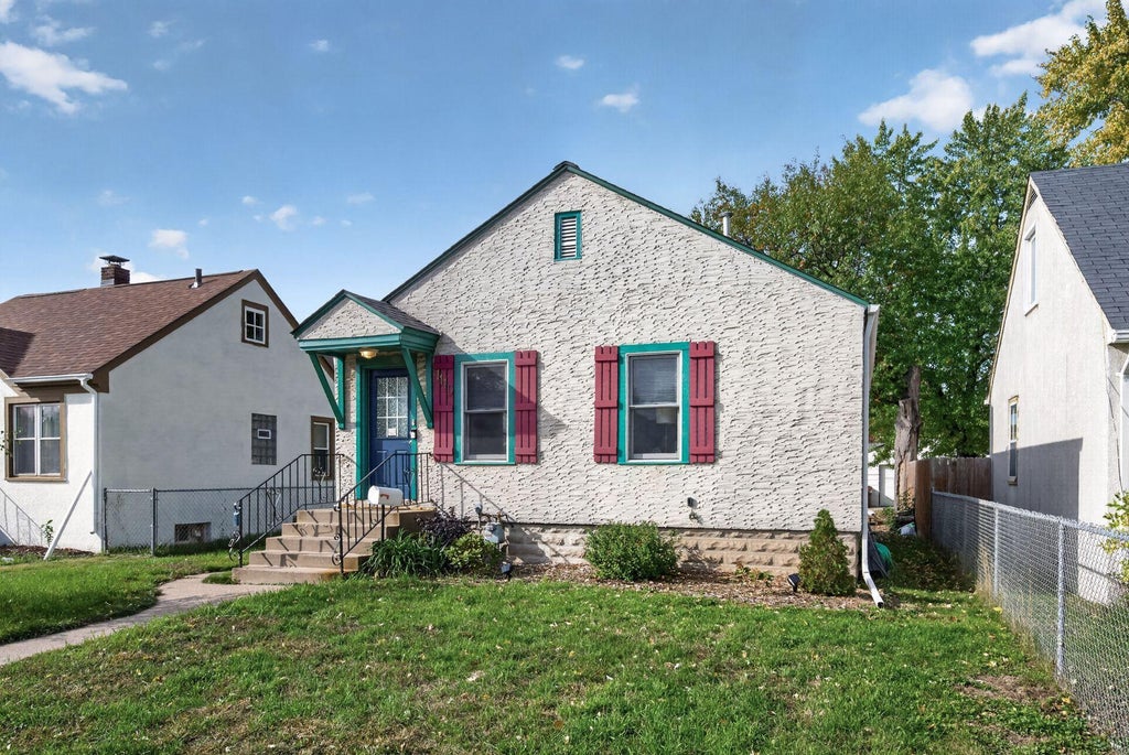 Photo of 1110 5th Avenue S, South Saint Paul, MN 55075 (MLS # 7161154)