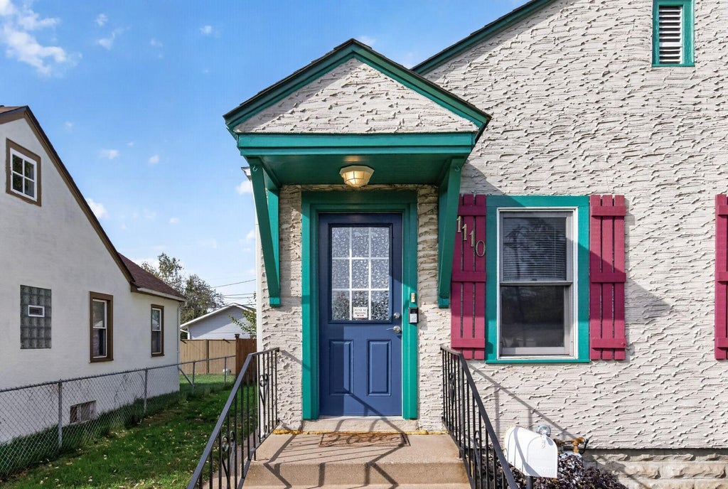 Photo of 1110 5th Avenue S, South Saint Paul, MN 55075 (MLS # 7161154)