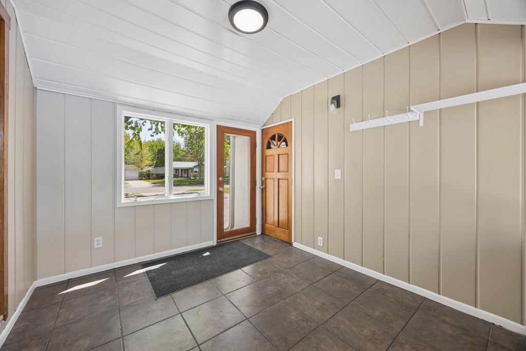 Photo of 4515 Welcome Avenue N, Crystal, MN 55422 (MLS # 7072544)
