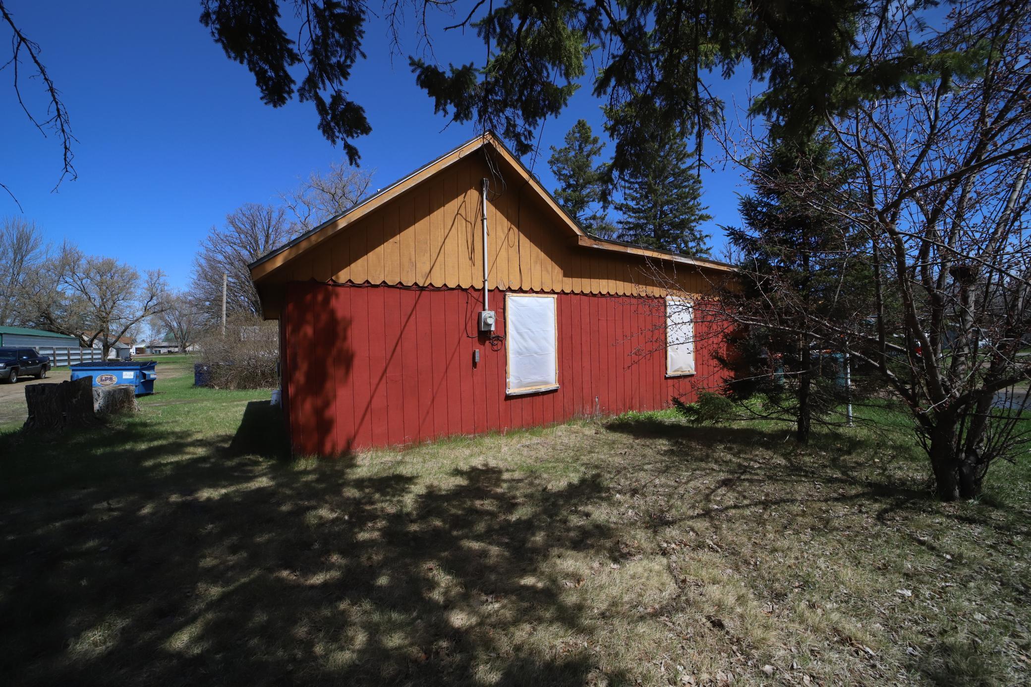 65 Eldredge Street E