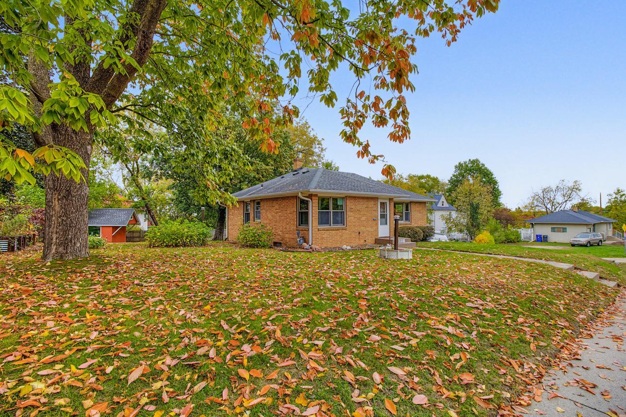 31 Belvidere Street E
