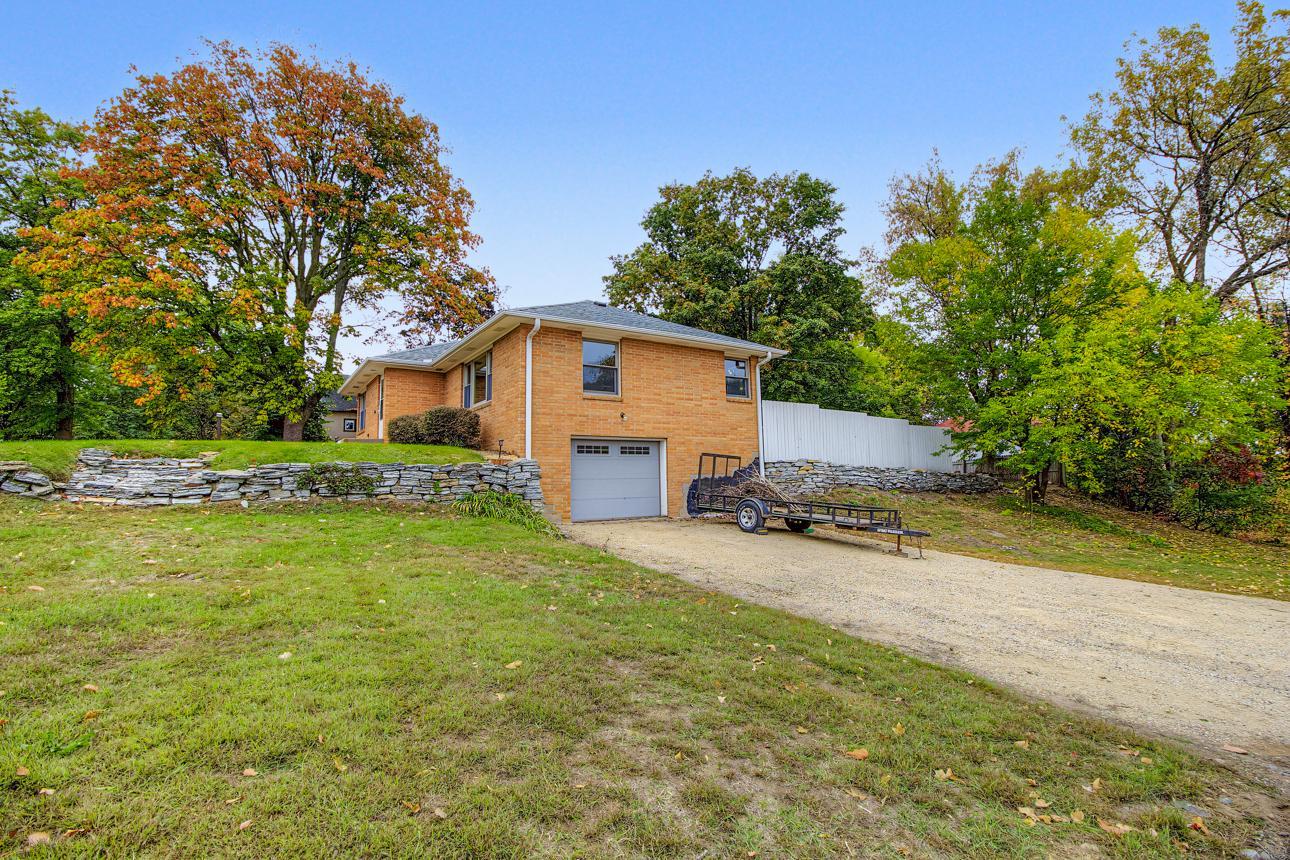 31 Belvidere Street E
