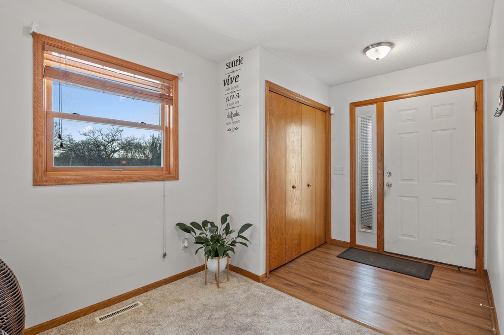 Photo of 1218 25th Avenue N, Minneapolis, MN 55411 (MLS # 7016939)