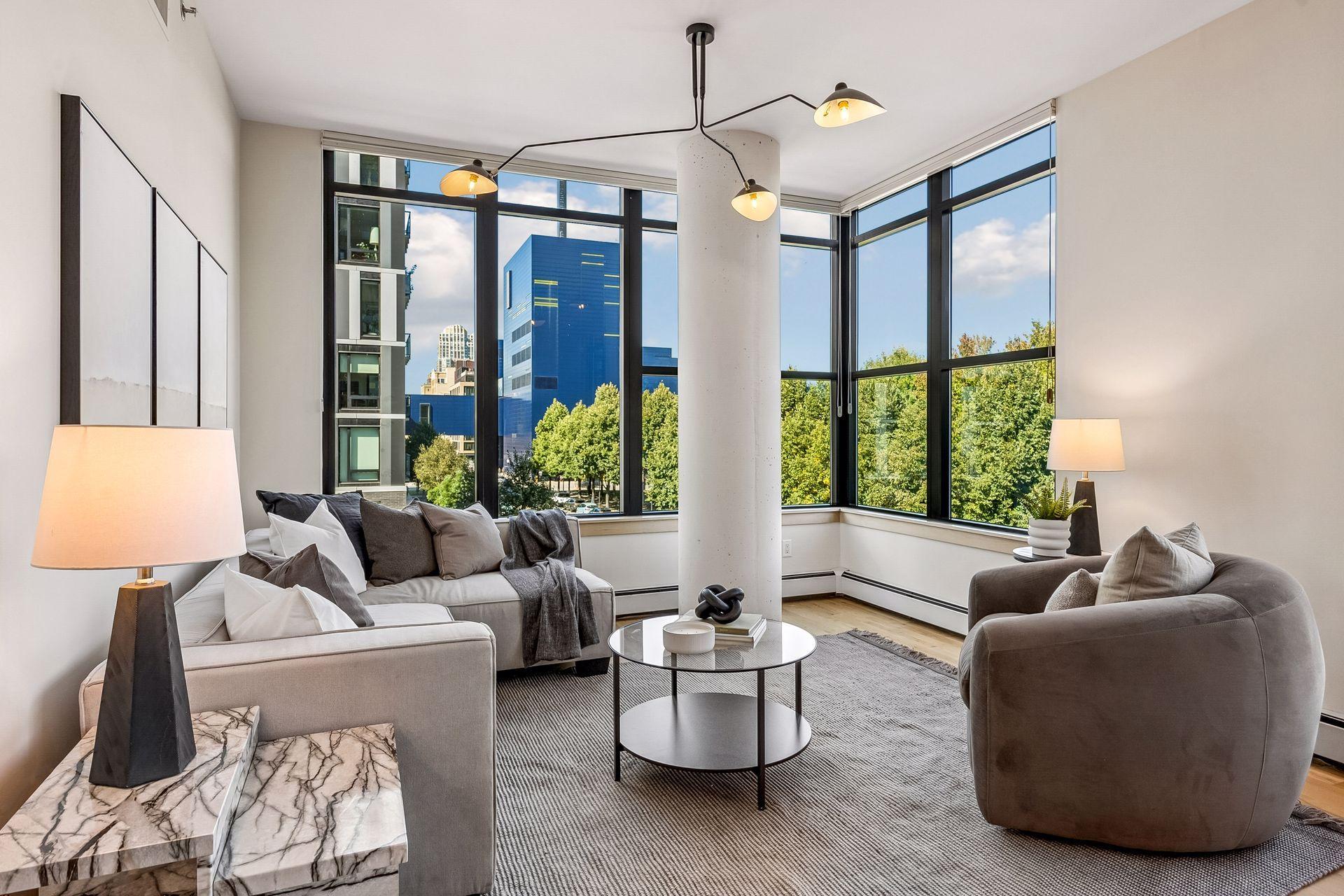 215 10th Avenue S 313