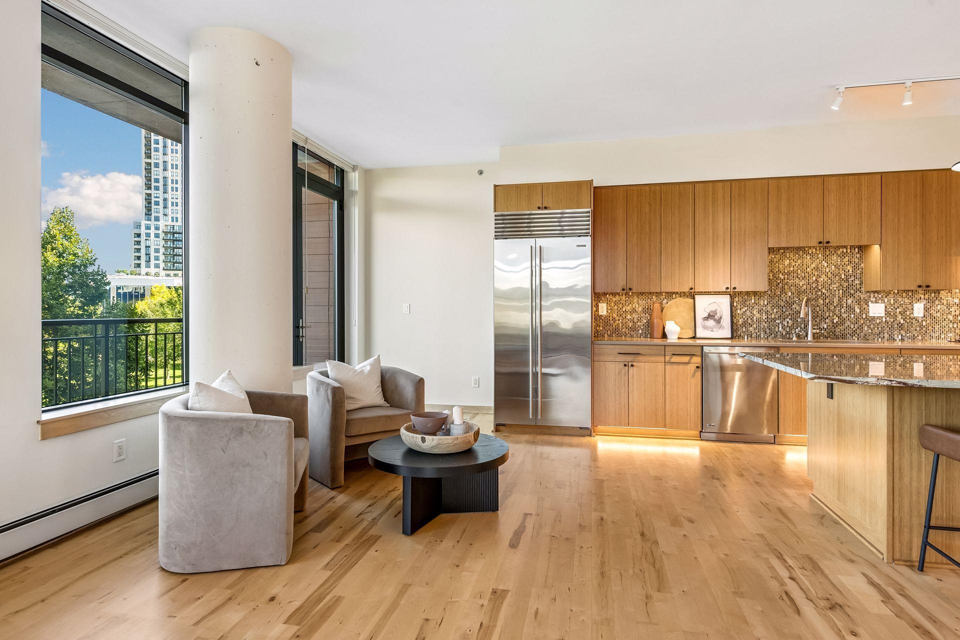 215 10th Avenue S 313