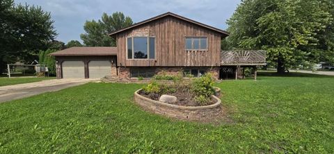 Photo of 503 Hawthorne Drive, Marshall, MN 56258 (MLS # 6791454)