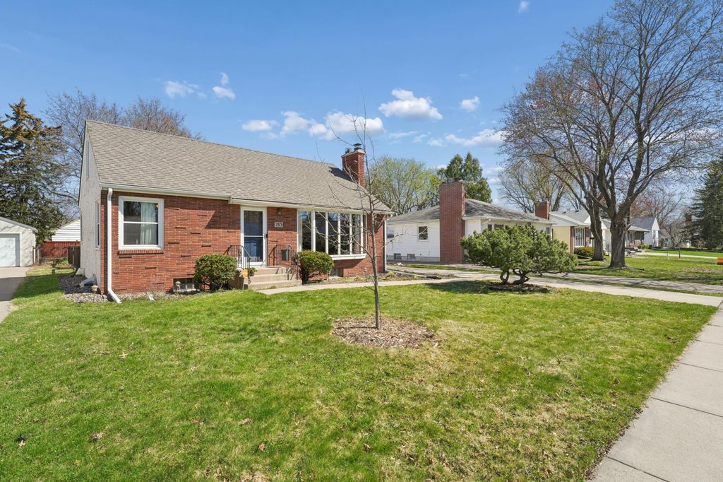 Photo of 783 California Avenue W, Saint Paul, MN 55117 (MLS # 7060122)