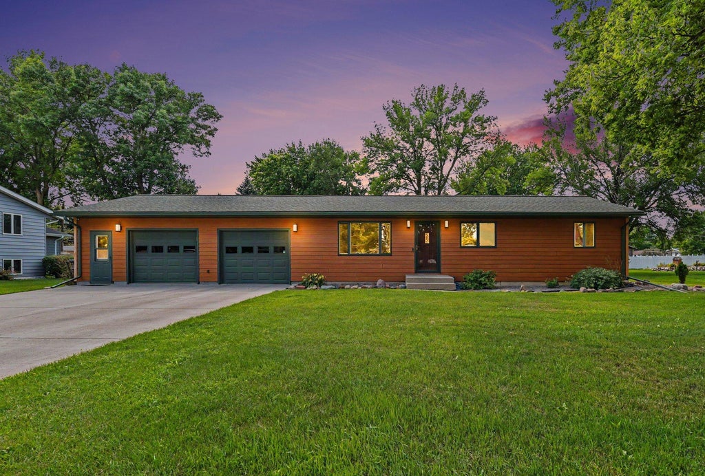 Photo of 804 6th Avenue SE, Pipestone, MN 56164 (MLS # 7106538)