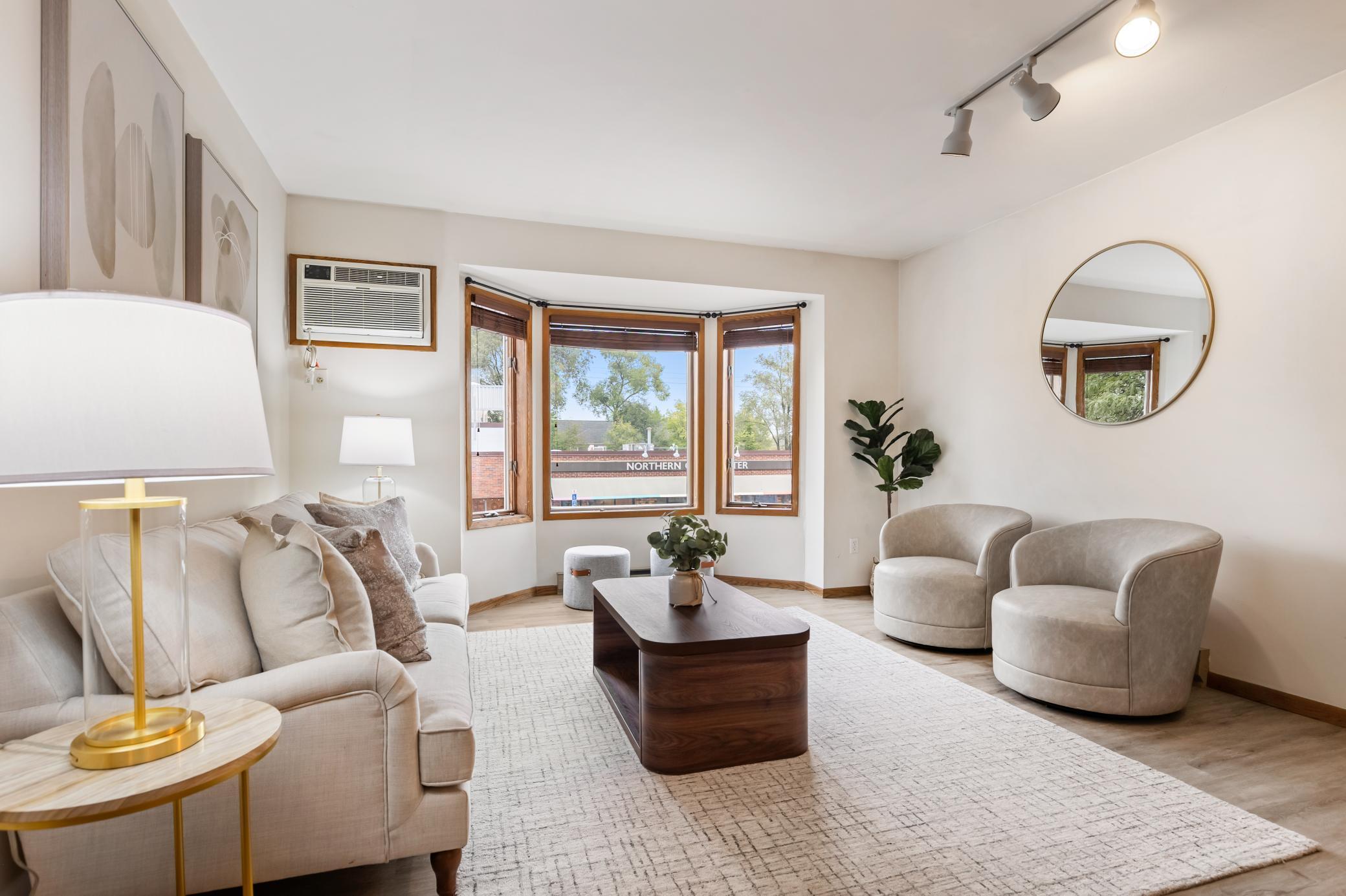 2425 E Franklin Avenue 205