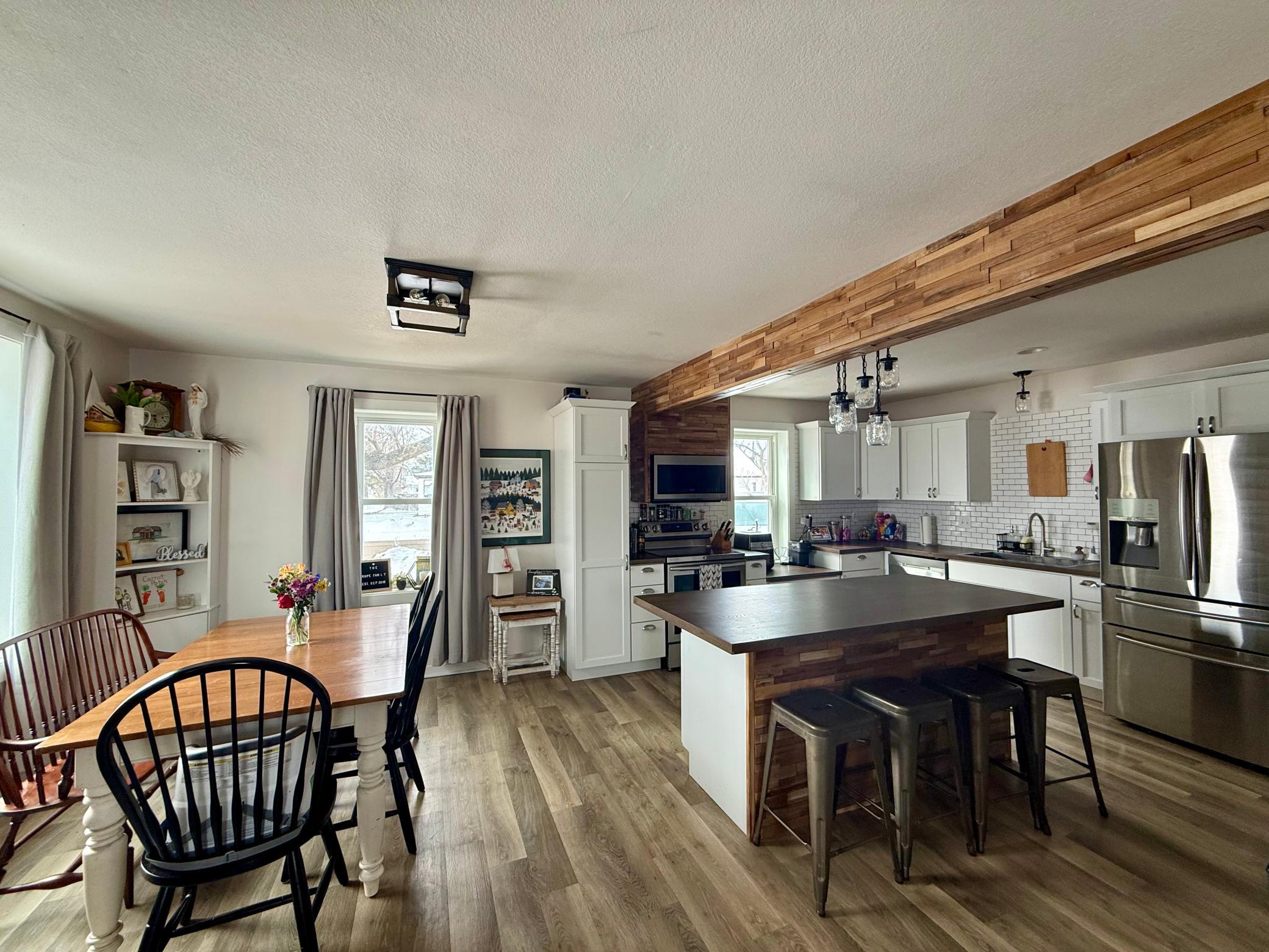 97 Elm Avenue S