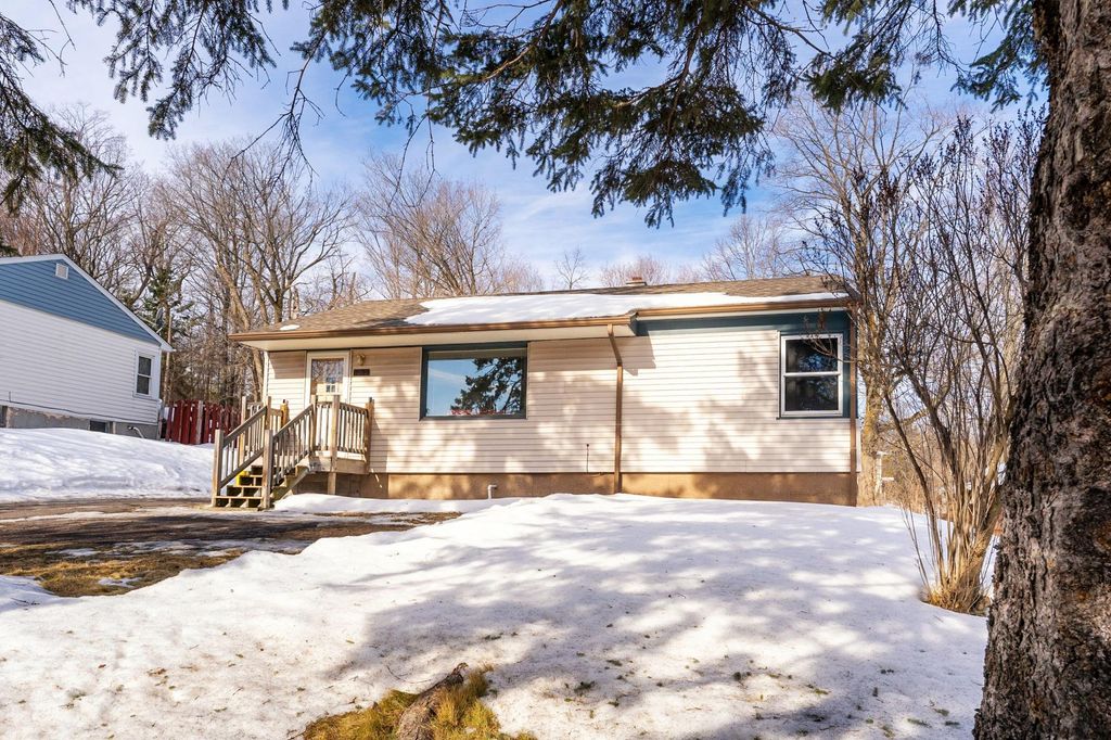 Photo of 1011 W Arrowhead Road, Duluth, MN 55811 (MLS # 7023647)