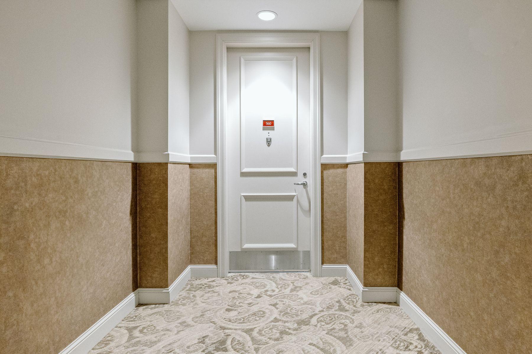 8301 Creekside Circle 560