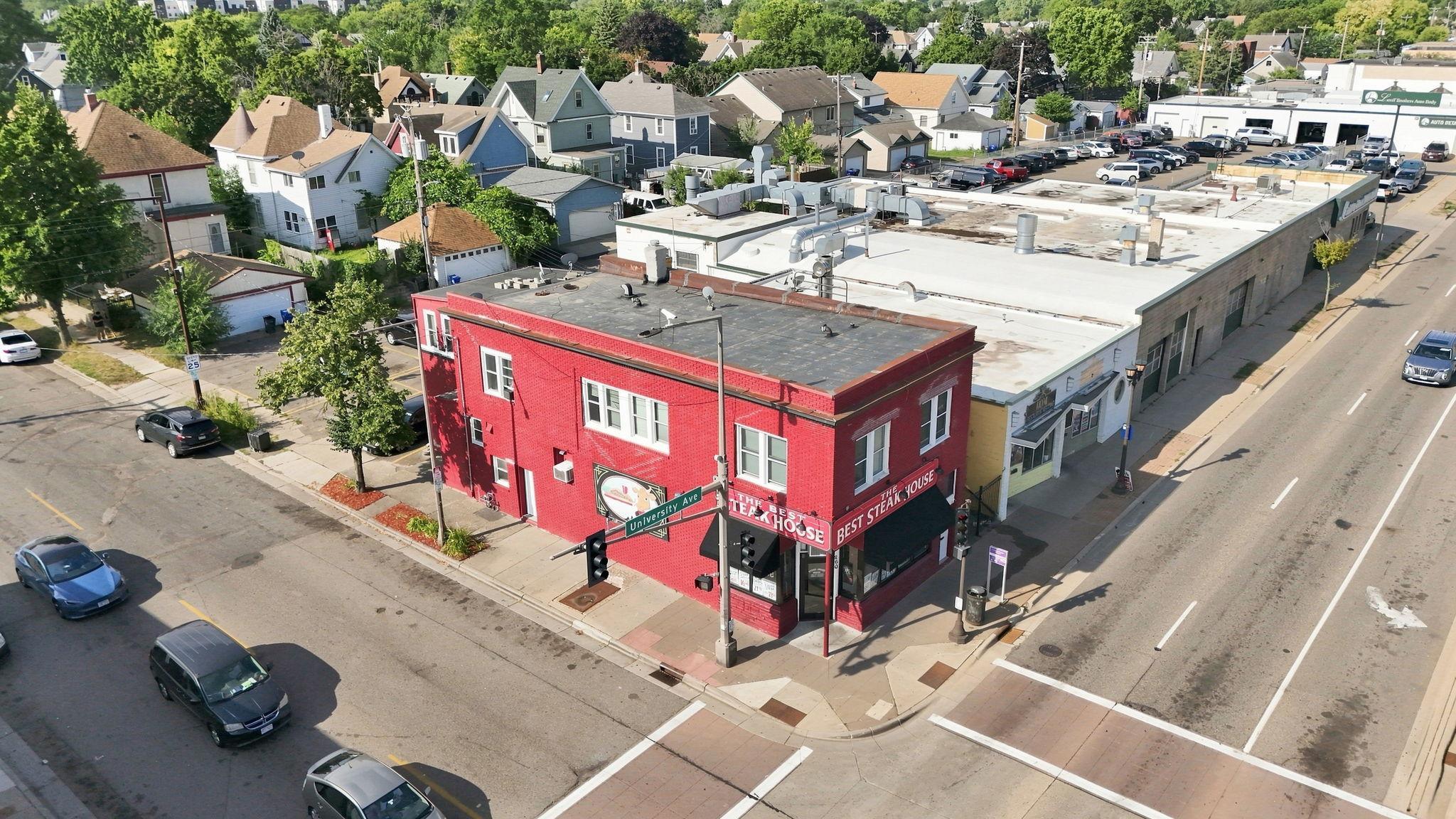 860 University Avenue W