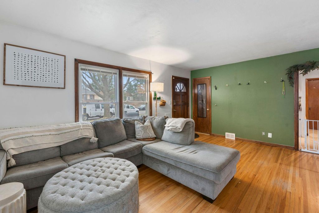 Photo of 1673 Craig Place, Saint Paul, MN 55119 (MLS # 7024229)