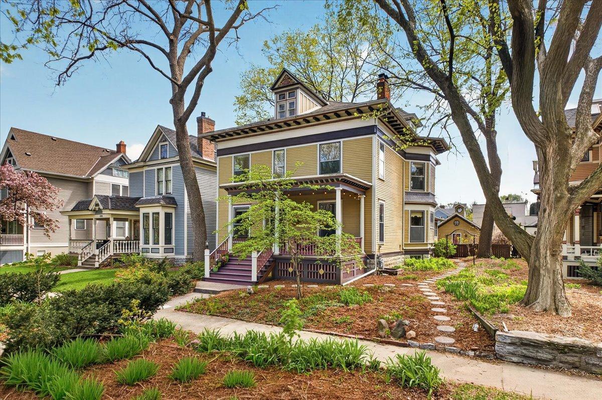 416 Laurel Avenue