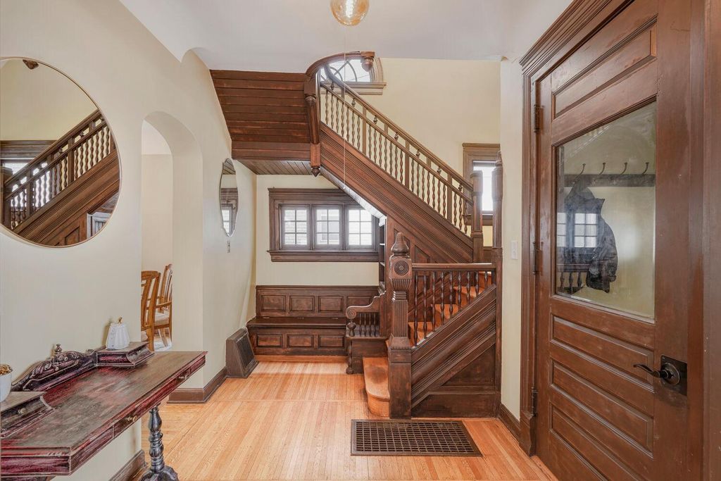 Photo of 1830 Columbus Avenue, Minneapolis, MN 55404 (MLS # 7049991)