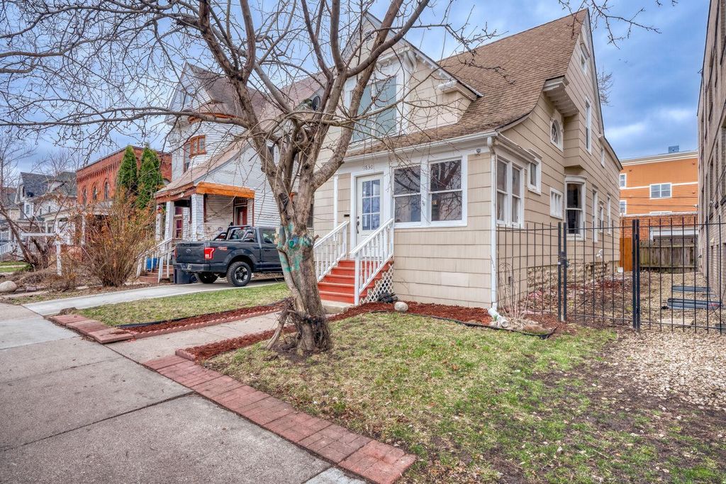 Photo of 1830 Columbus Avenue, Minneapolis, MN 55404 (MLS # 7049991)