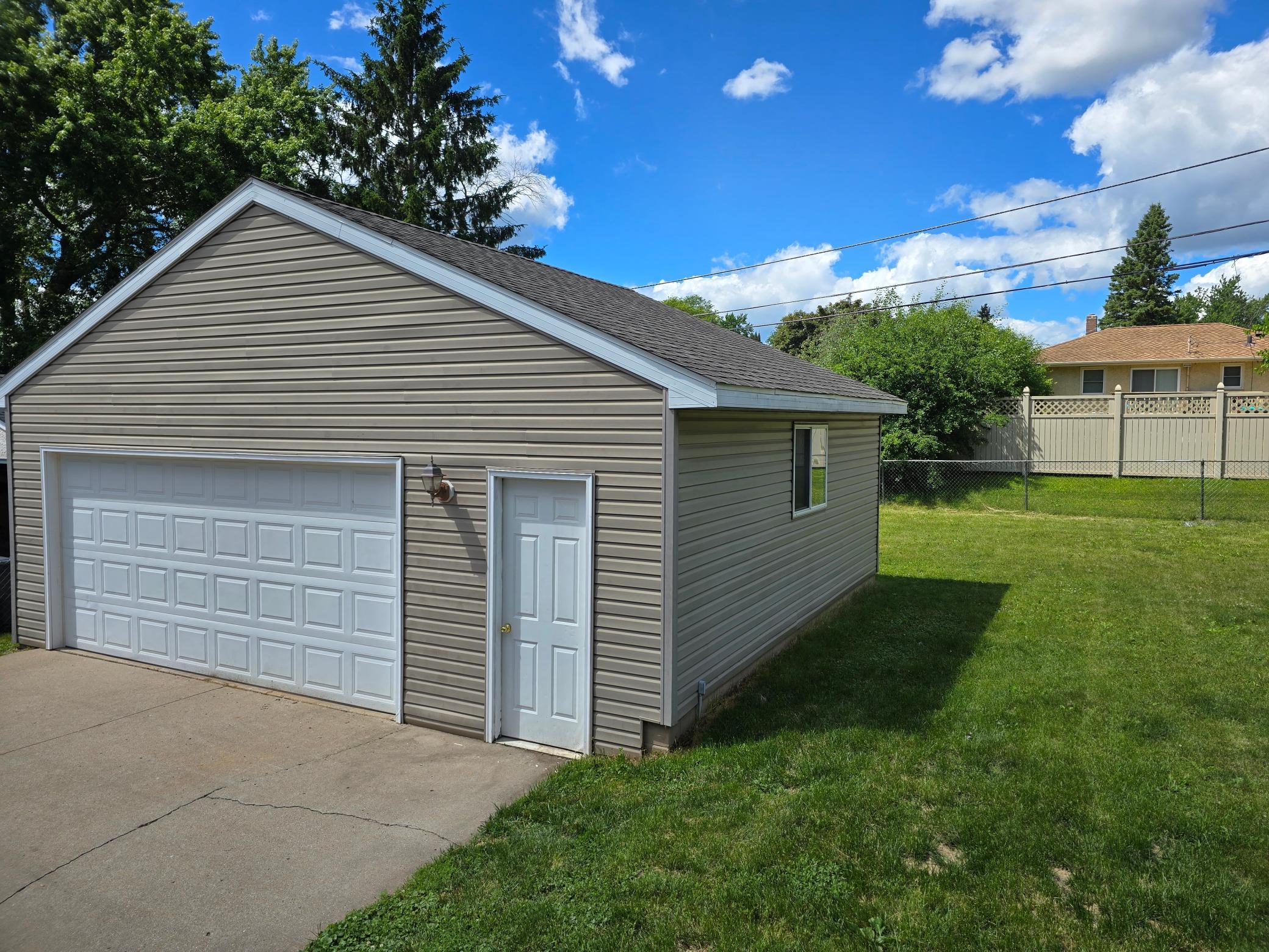 2011 Northwood Drive