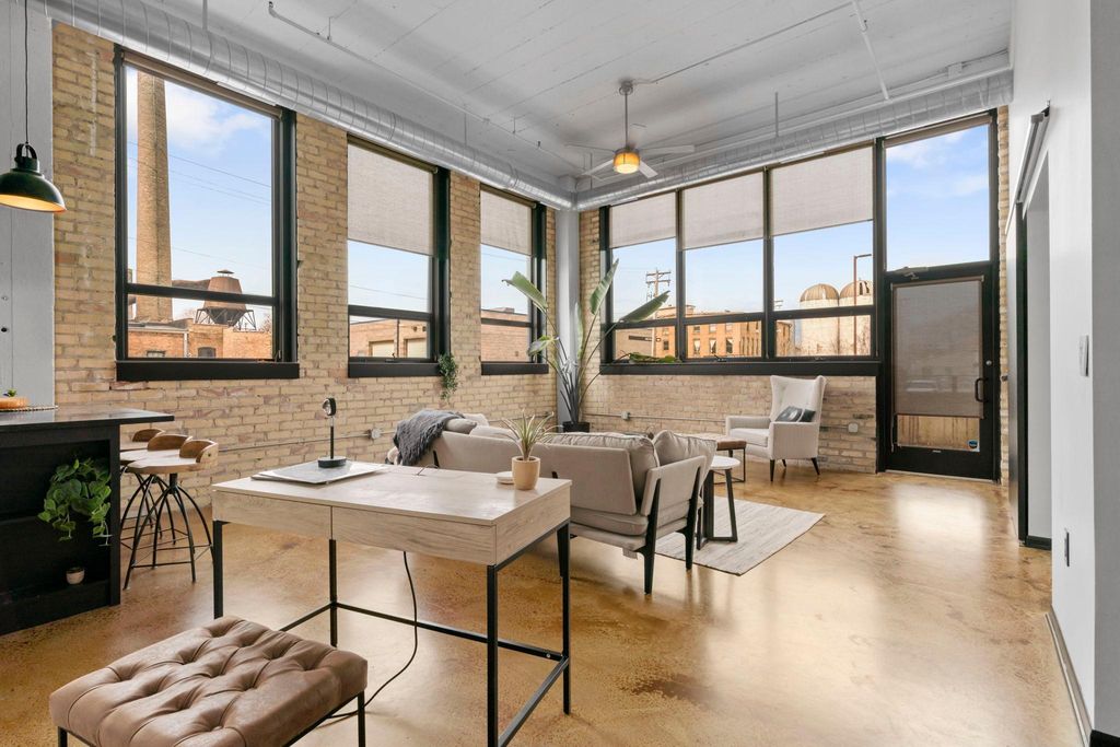 Photo of 1701 Madison Street NE #103, Minneapolis, MN 55413 (MLS # 7036995)