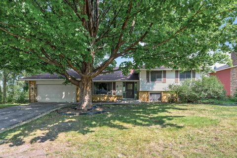 104 Knoll Circle E Burnsville MN 55337