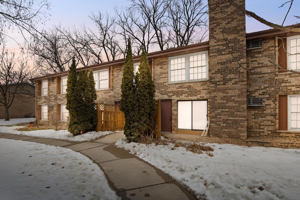 Photo of 4542 Cedar Lake Road S #7, Saint Louis Park, MN 55416 (MLS # 7019669)