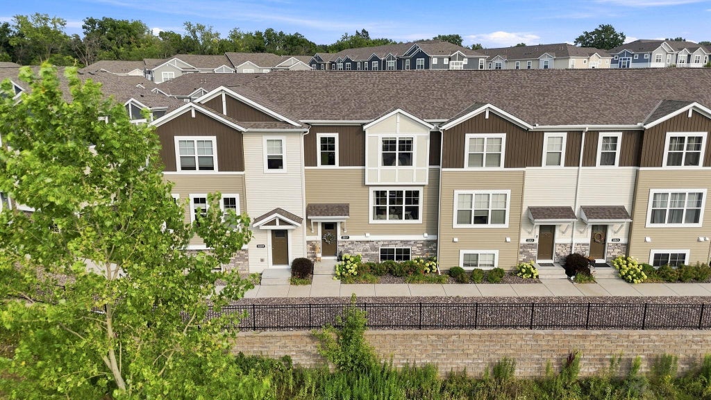 Photo of 2217 Gateway Curve, North Saint Paul, MN 55109 (MLS # 7138470)