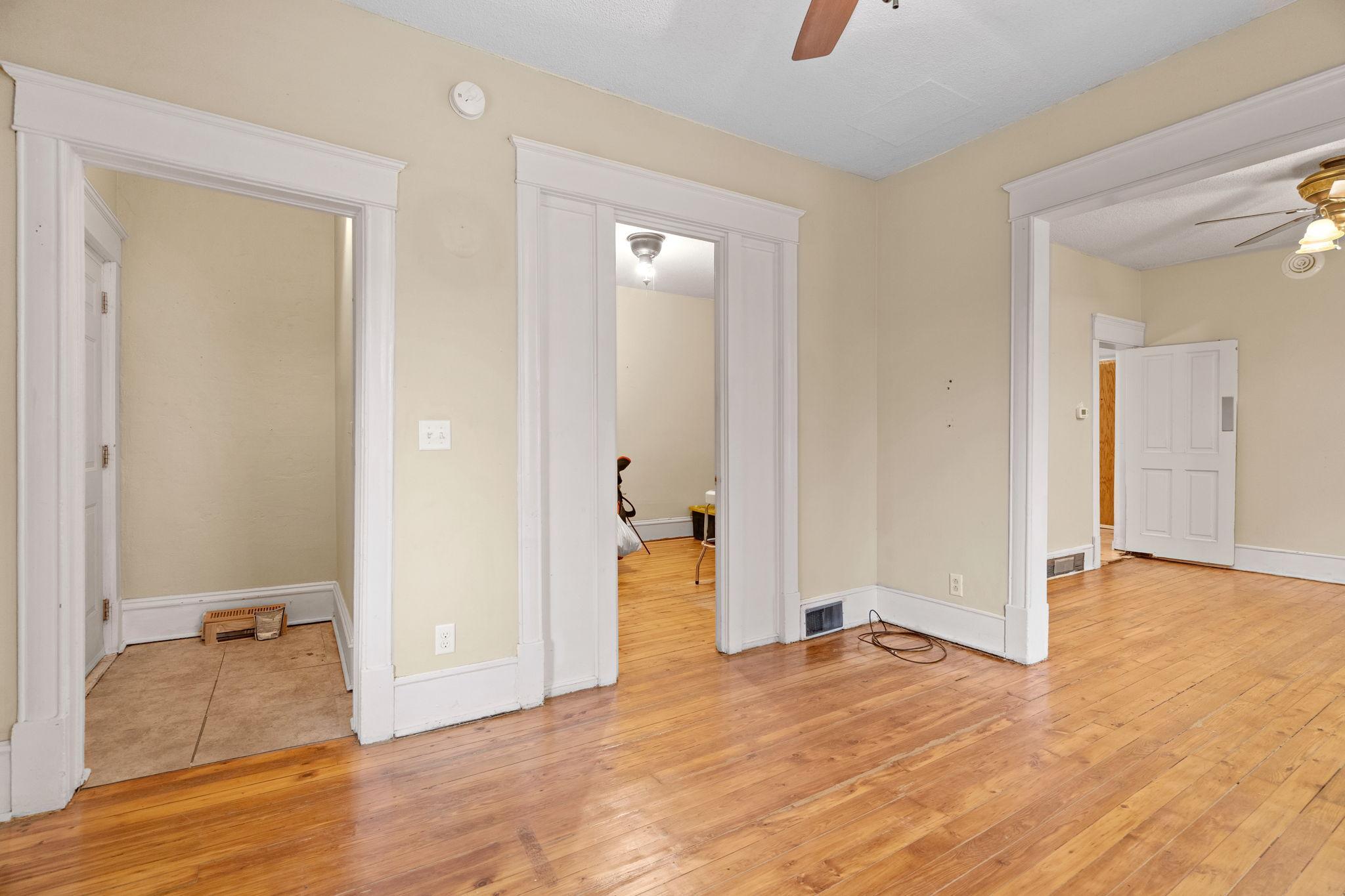 952 Western Avenue N