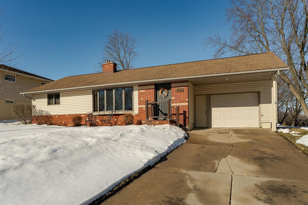 Photo of 805 1st Avenue NW, Byron, MN 55920 (MLS # 7036637)