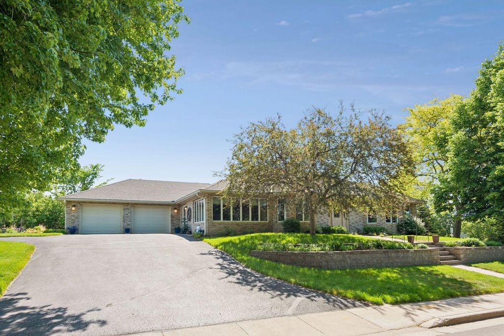 Photo of 700 Spruce Drive, Hudson, WI 54016 (MLS # 7081452)