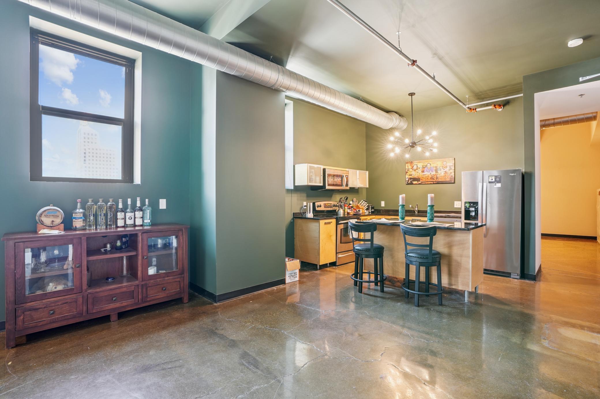 350 Saint Peter Street 1110