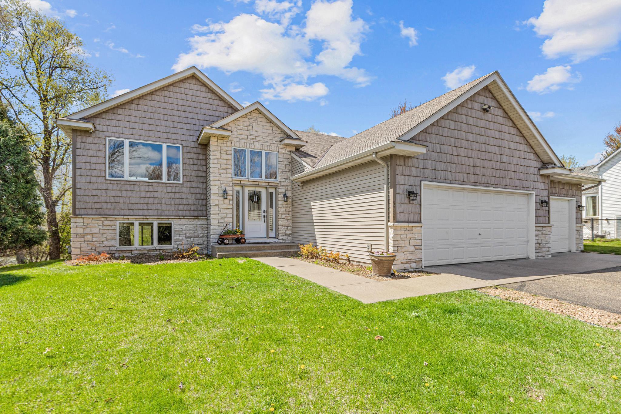 5725 157th Street N