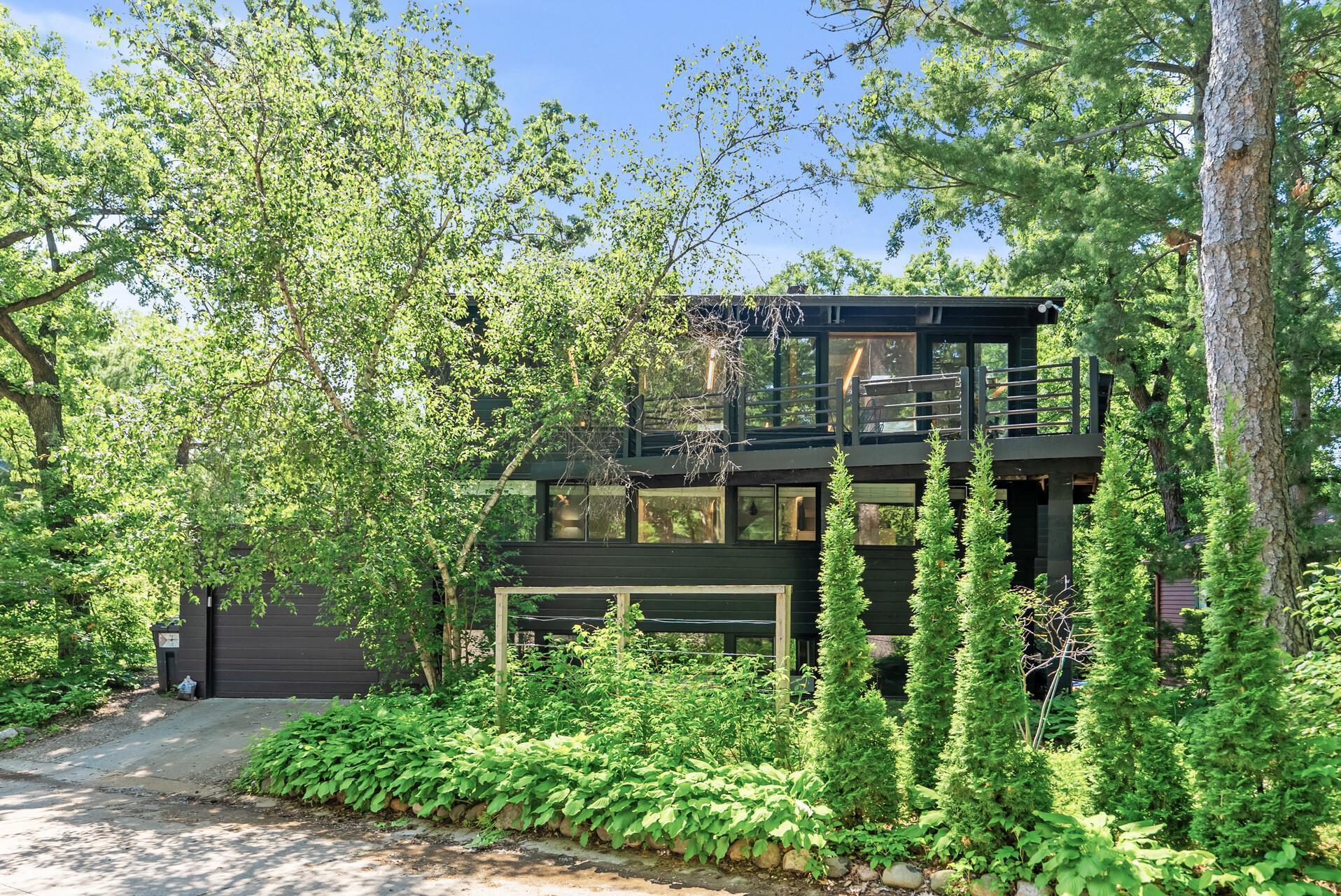 2867 Burnham Boulevard