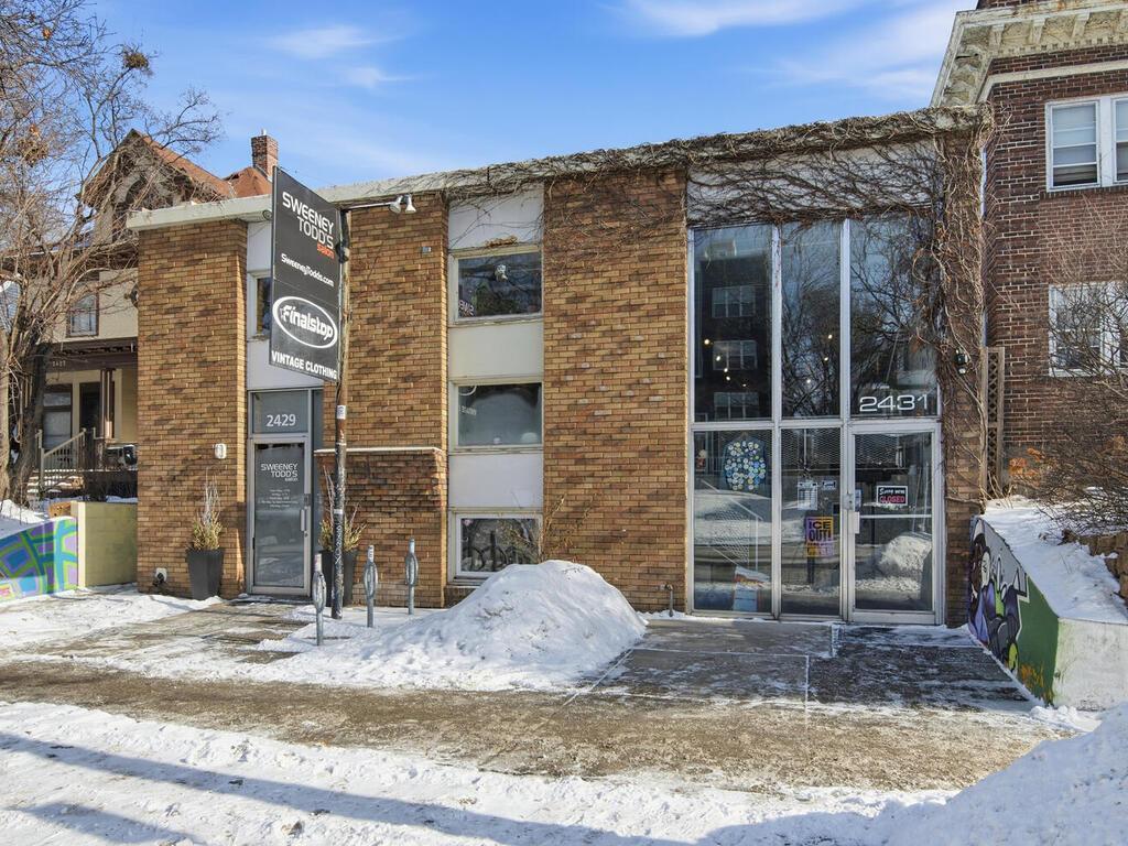 2425 Lyndale Avenue S