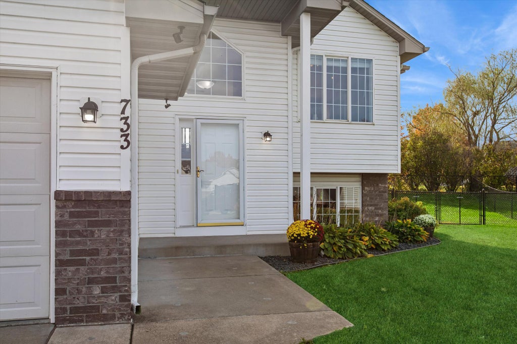 Photo of 733 O'Brien Parkway, Belle Plaine, MN 56011 (MLS # 7149677)