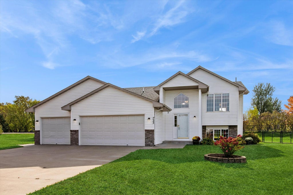 Photo of 733 O'Brien Parkway, Belle Plaine, MN 56011 (MLS # 7149677)
