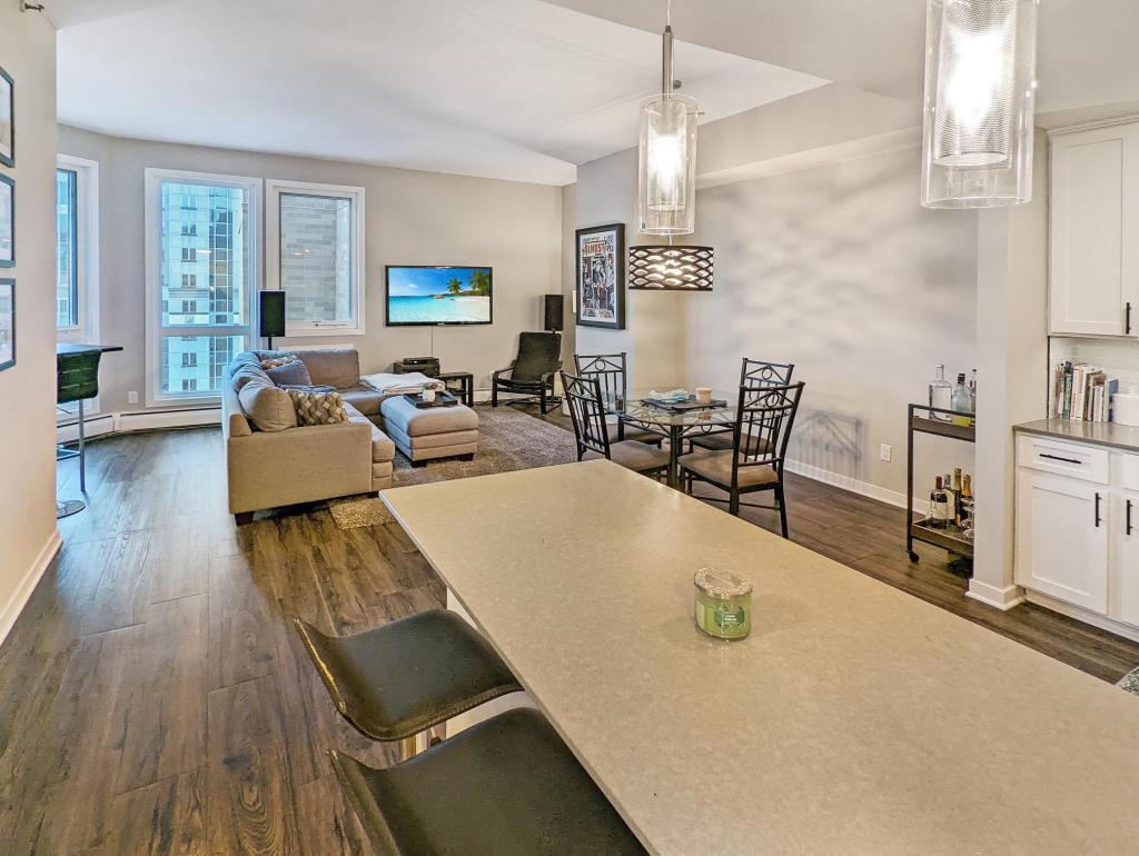 433 S 7th Street 2315