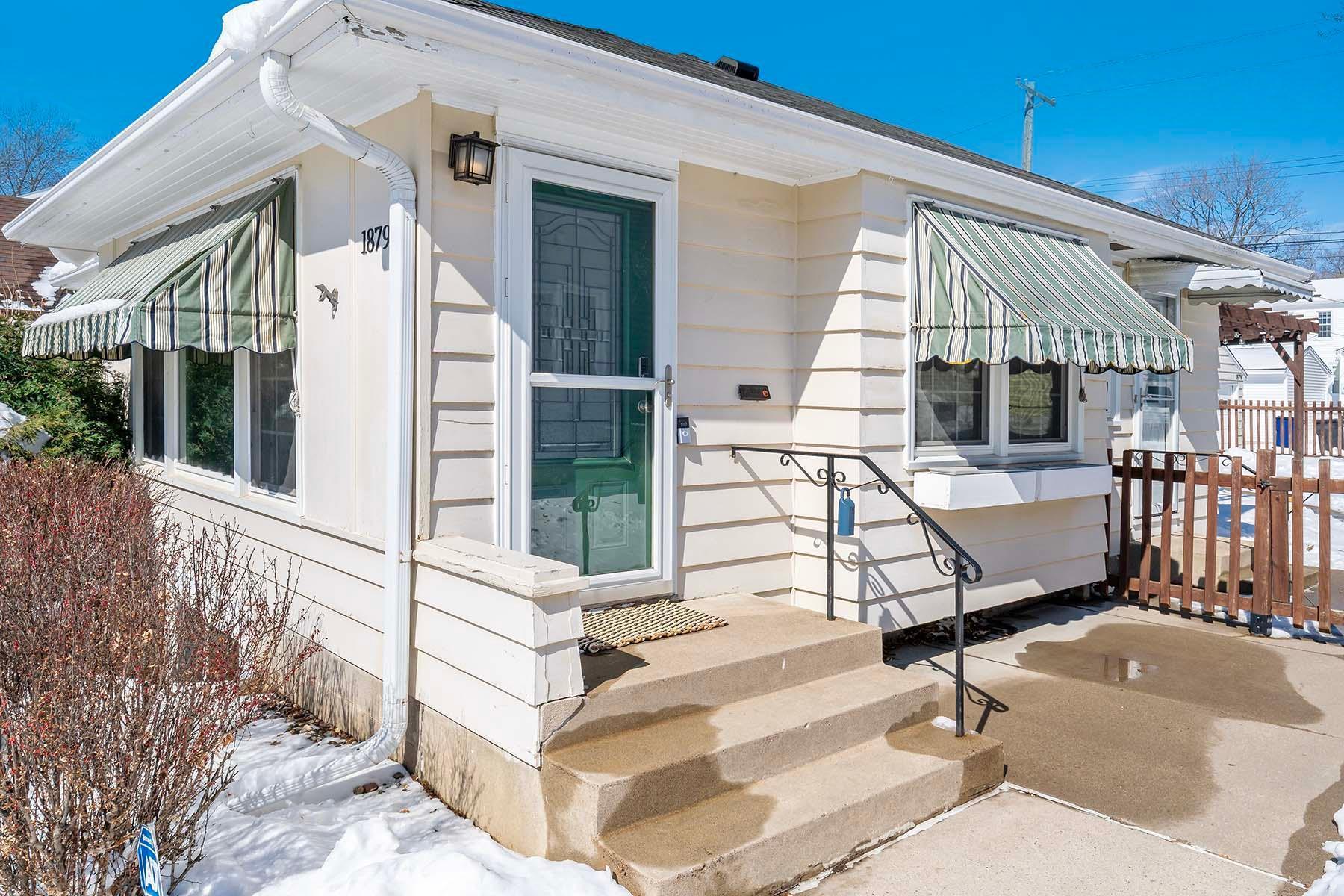 1879 Montreal Avenue