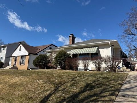 1879 Montreal Avenue Saint Paul MN 55116