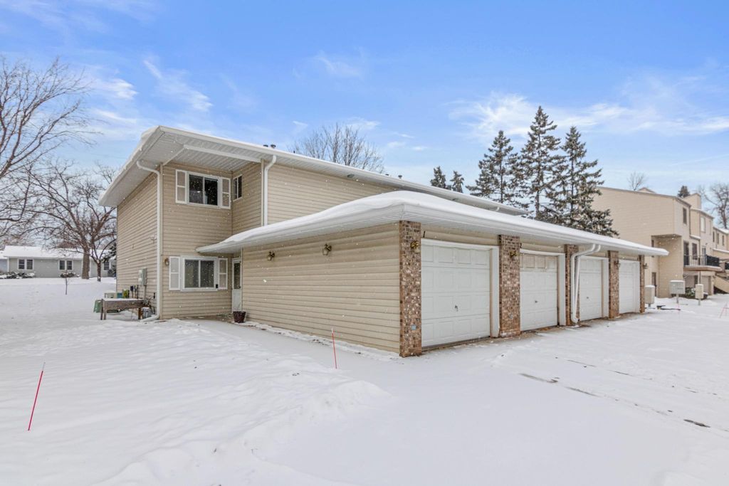 Photo of 120 Ruth Street N #1, Saint Paul, MN 55119 (MLS # 6821379)