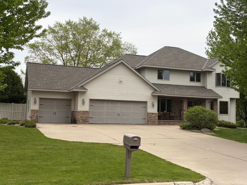 Photo of 1511 3rd Street NE, Willmar, MN 56201 (MLS # 7075726)