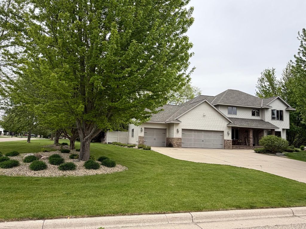 Photo of 1511 3rd Street NE, Willmar, MN 56201 (MLS # 7075726)