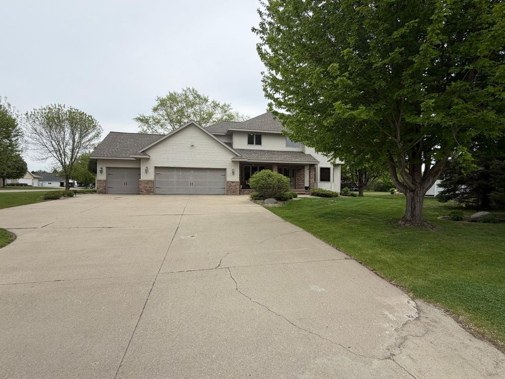 Photo of 1511 3rd Street NE, Willmar, MN 56201 (MLS # 7075726)