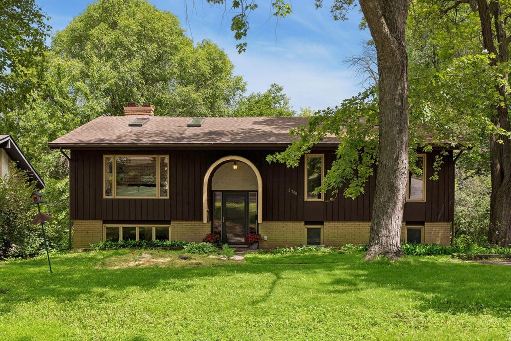 Photo of 2700 Kyle Avenue N, Golden Valley, MN 55422 (MLS # 7140772)