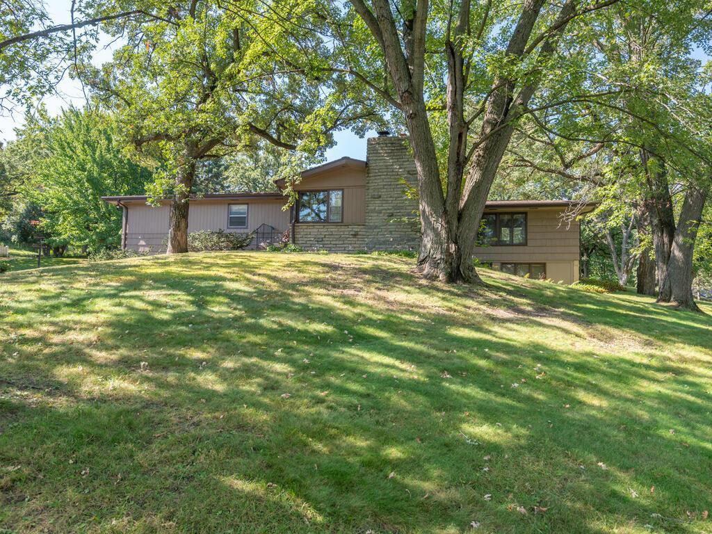 14900 Viewcrest Lane