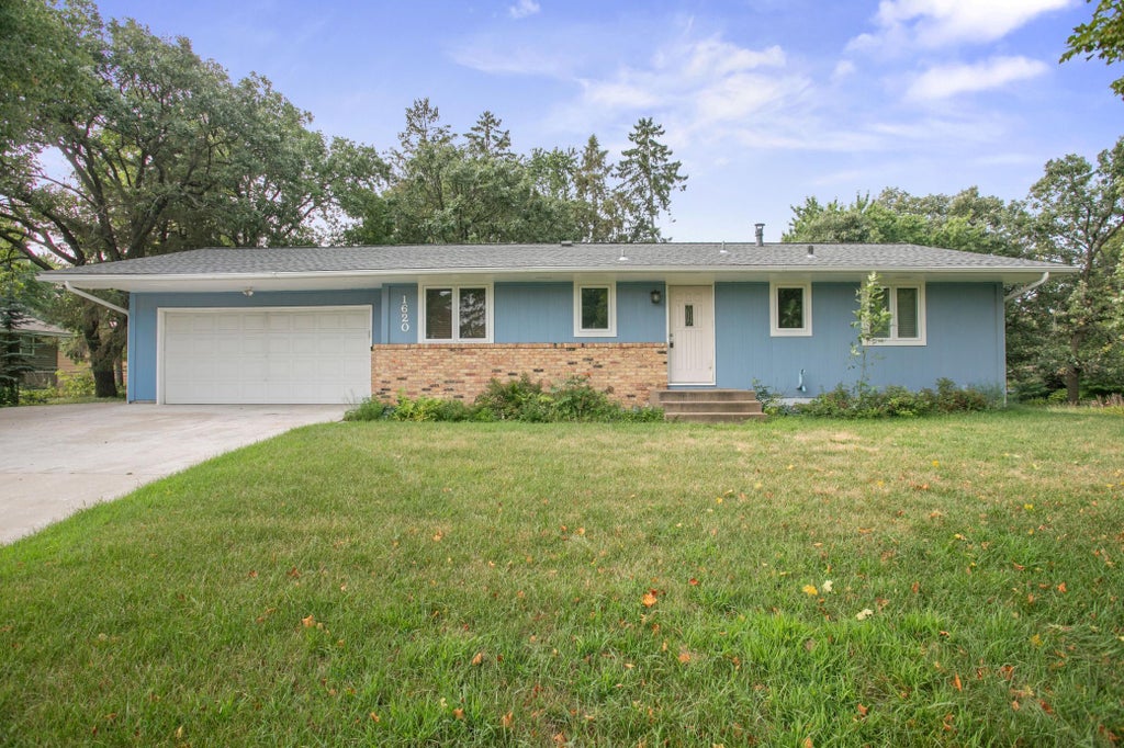 Photo of 1620 127th Avenue NW, Coon Rapids, MN 55448 (MLS # 7115812)